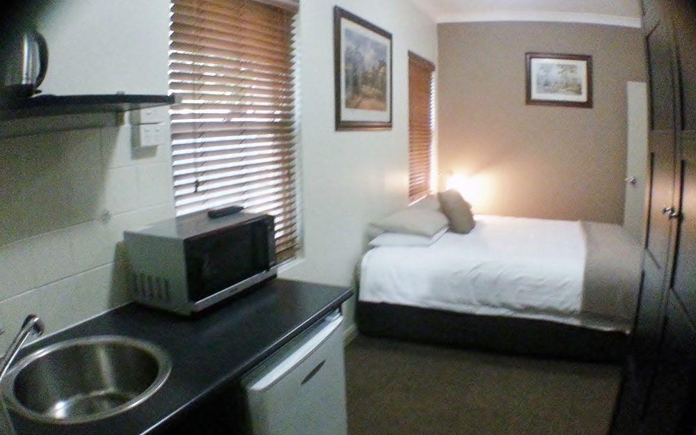 Ashfield Manor Sydney Hotel Екстериор снимка