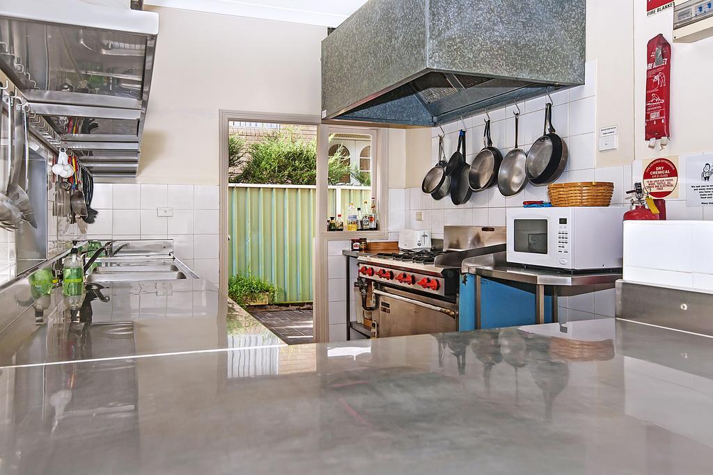 Ashfield Manor Sydney Hotel Стая снимка