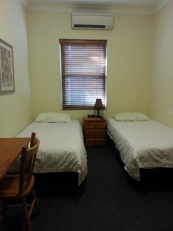 Ashfield Manor Sydney Hotel Стая снимка