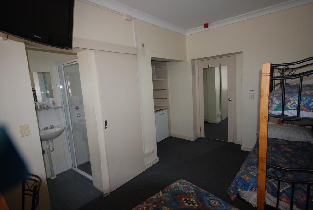 Ashfield Manor Sydney Hotel Стая снимка