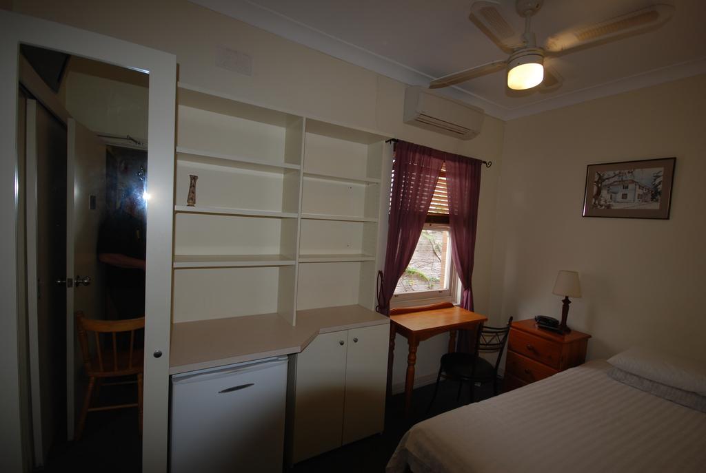 Ashfield Manor Sydney Hotel Стая снимка