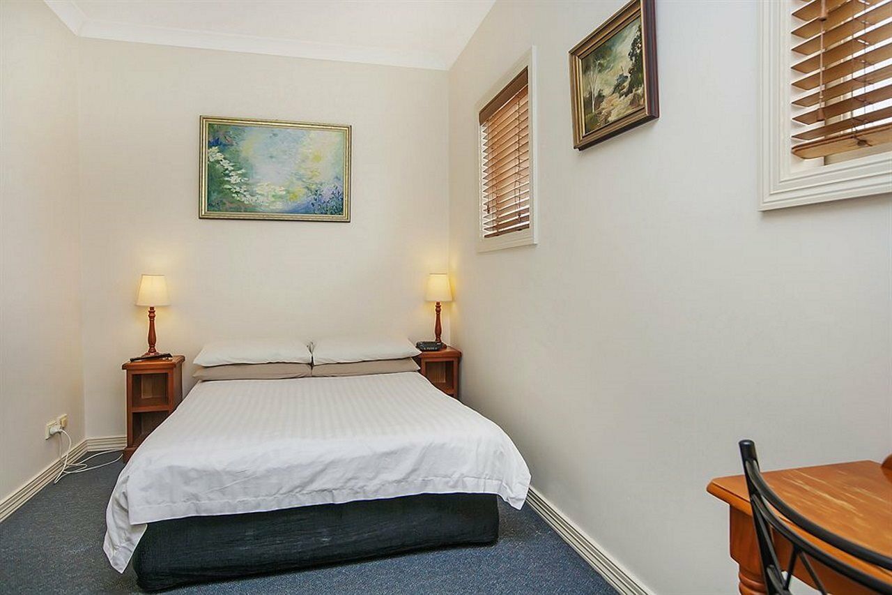 Ashfield Manor Sydney Hotel Екстериор снимка